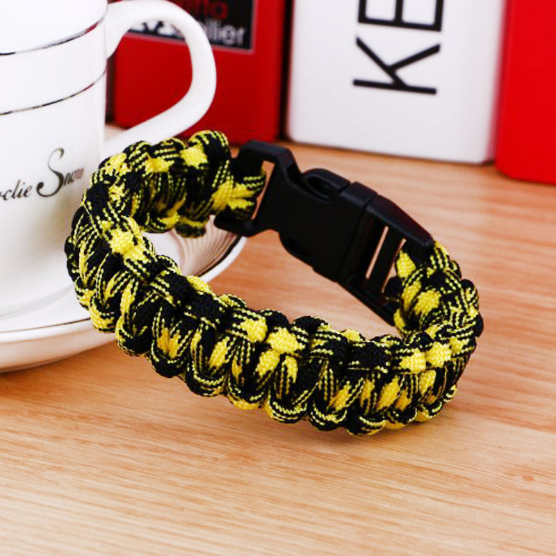 Outdoor Survival Paracord Bracelet for DIY Team Building