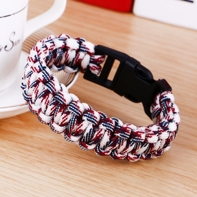 Outdoor Survival Paracord Bracelet for DIY Team Building