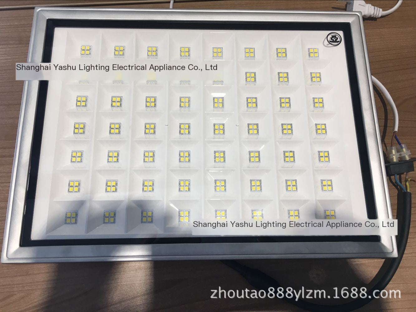 100W LED Floodlight Fixture