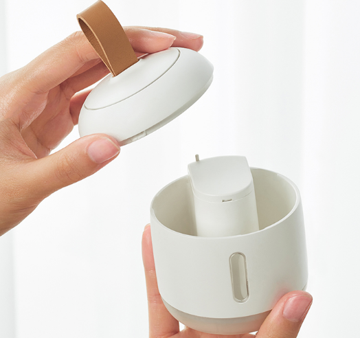 Rechargeable Fabric Lint & Fuzz Remover