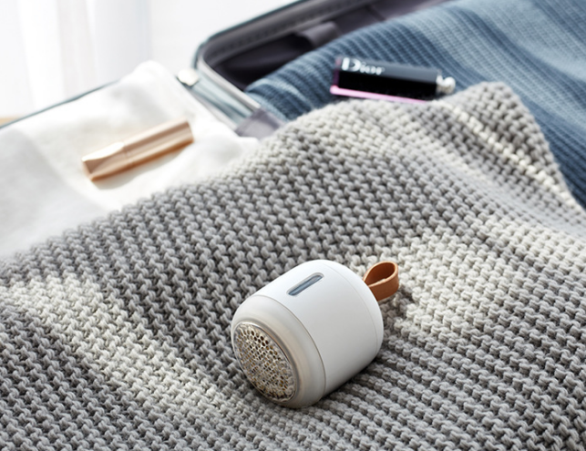 Rechargeable Fabric Lint & Fuzz Remover