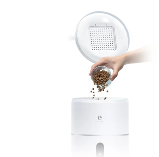 Smart Pet Feeder with Camera