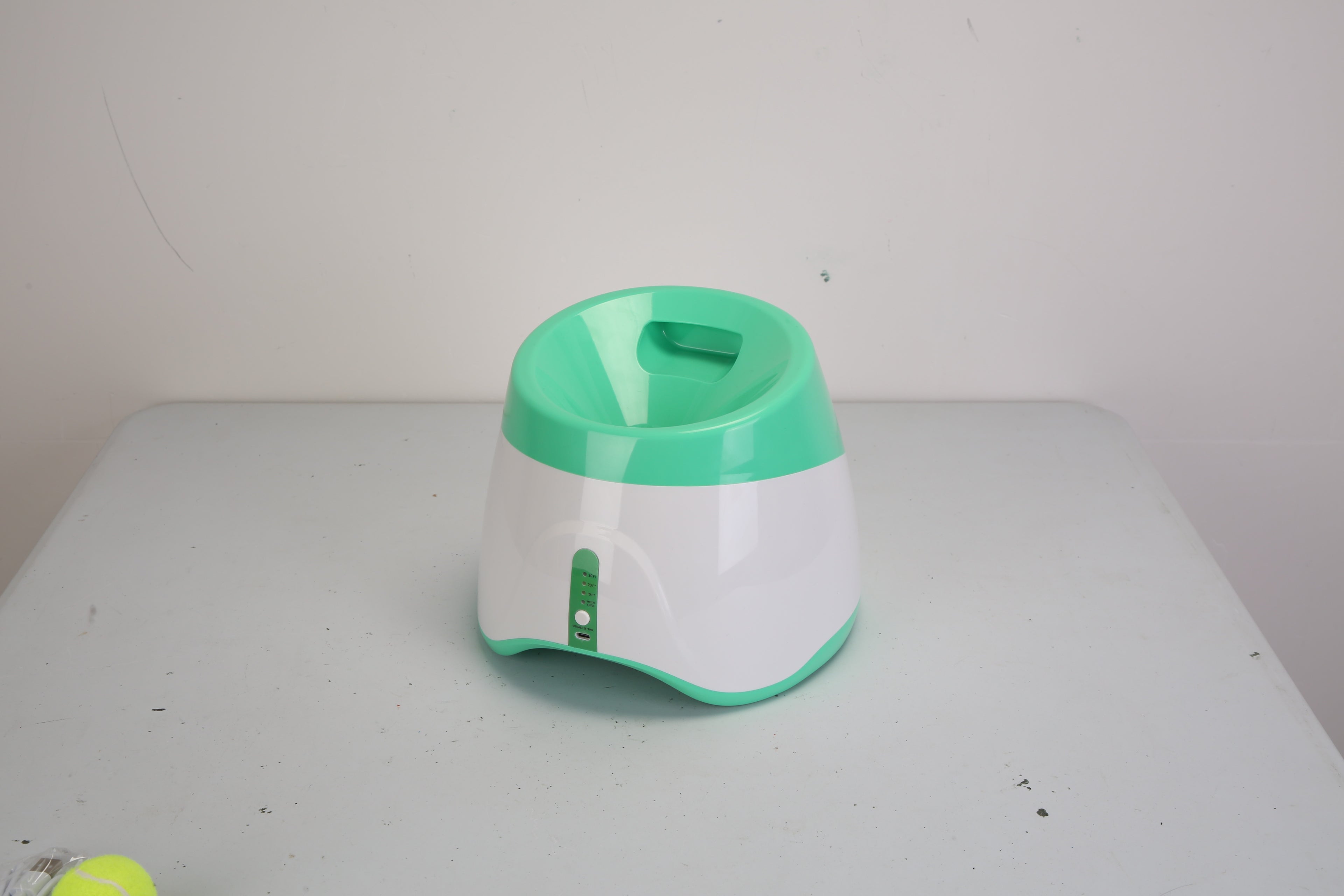 Automatic Dog Ball Launcher with 6 Balls