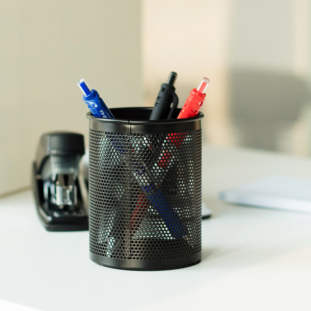Deli 909 Metal Round Pencil Holder for Desk Storage