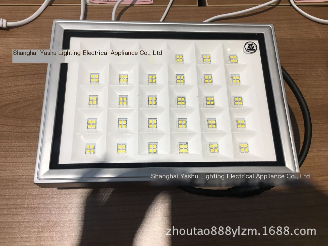 100W LED Floodlight Fixture