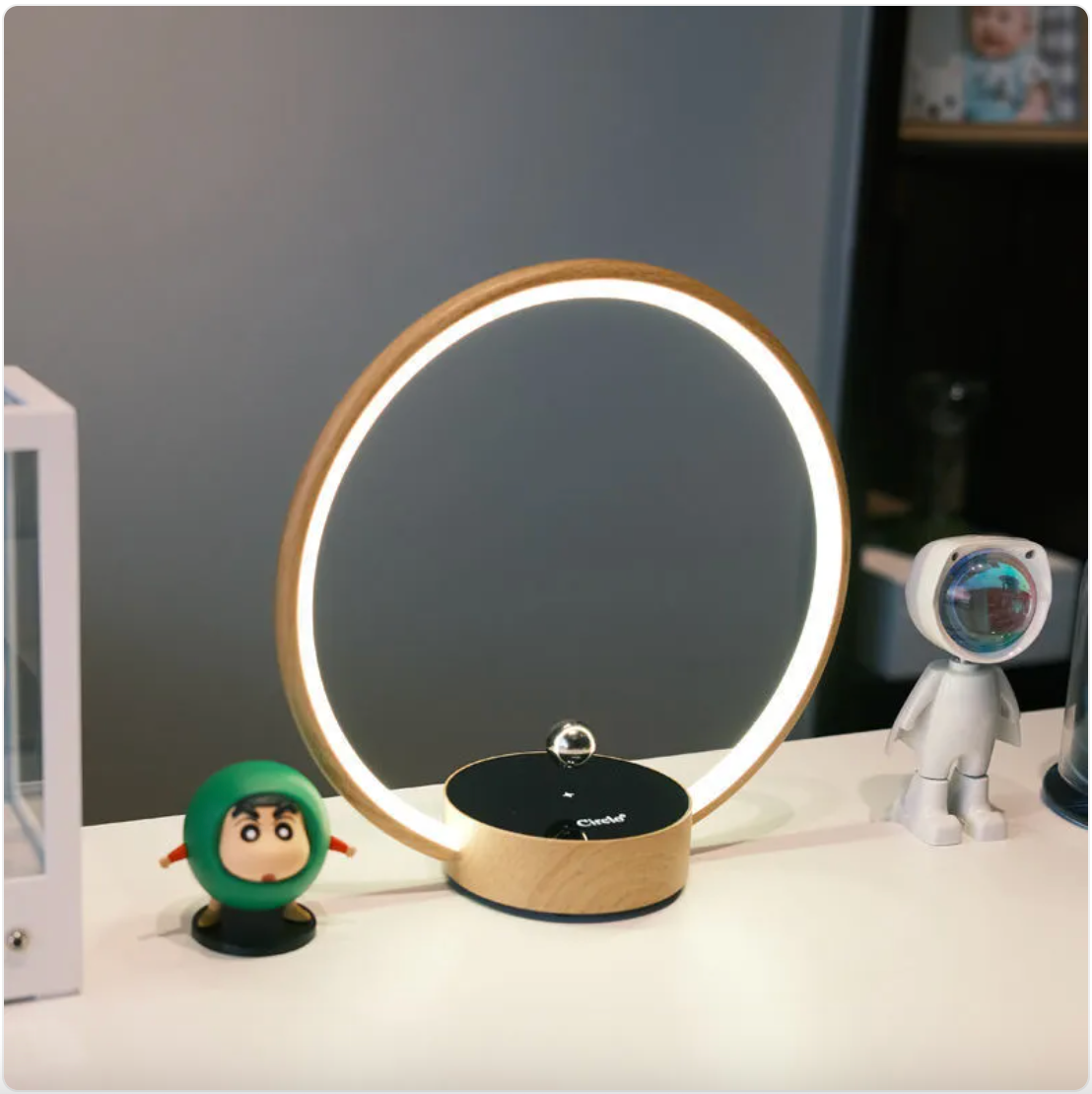 Magnetic Floating Balance Table Lamp
