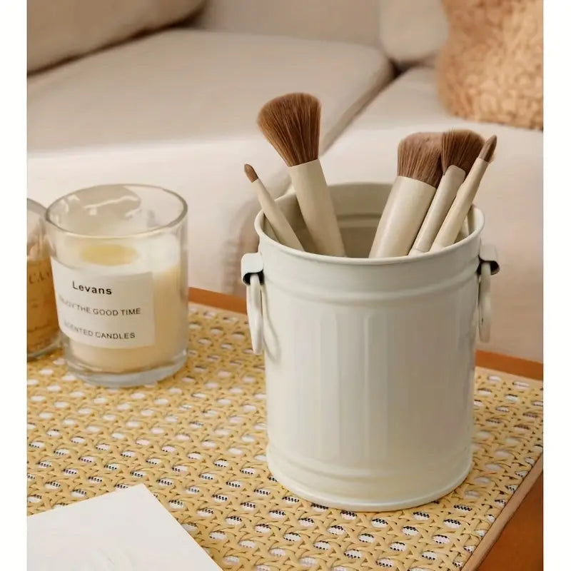 Cute Heart-Shaped Metal Pen Holder for Office & Makeup