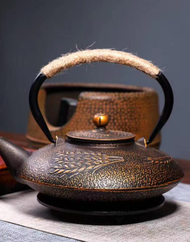 Japanese Craft Cast Iron Teapot with Infuser