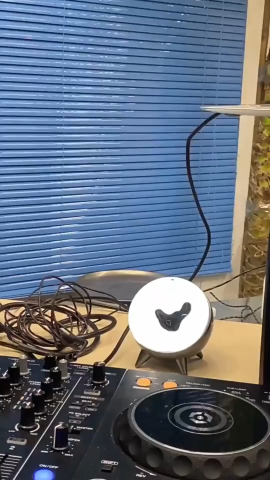 Magnetic Fluid Vibration Speaker