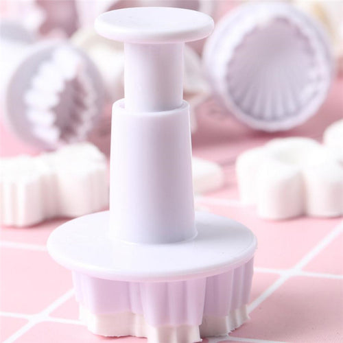 3-Piece Heart Cake Springform Pan Set